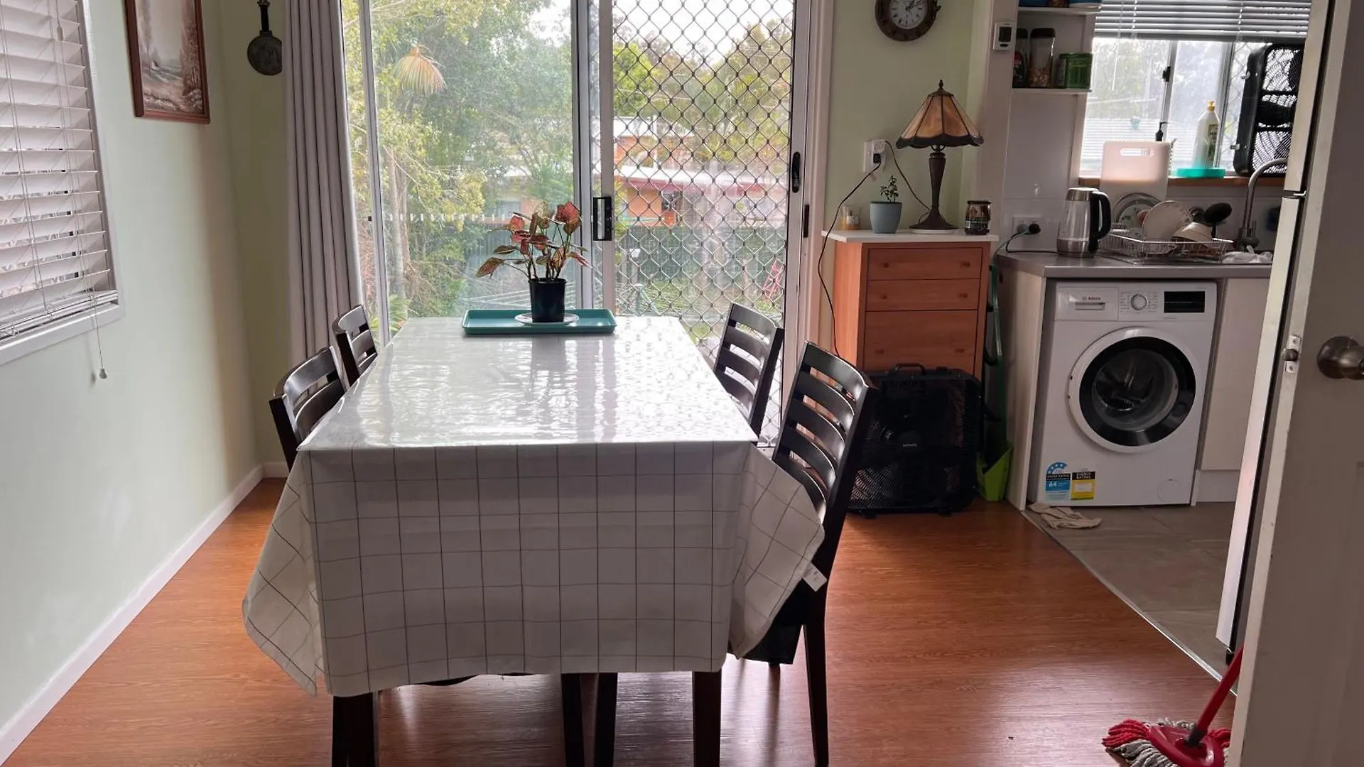 Homestay Double Rooms Exit24 On M1 Slacks Creek Australia